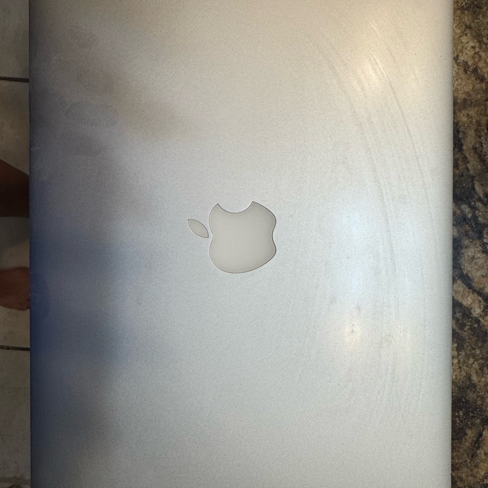 Apple Silver MacBook Sleek Aluminum Design